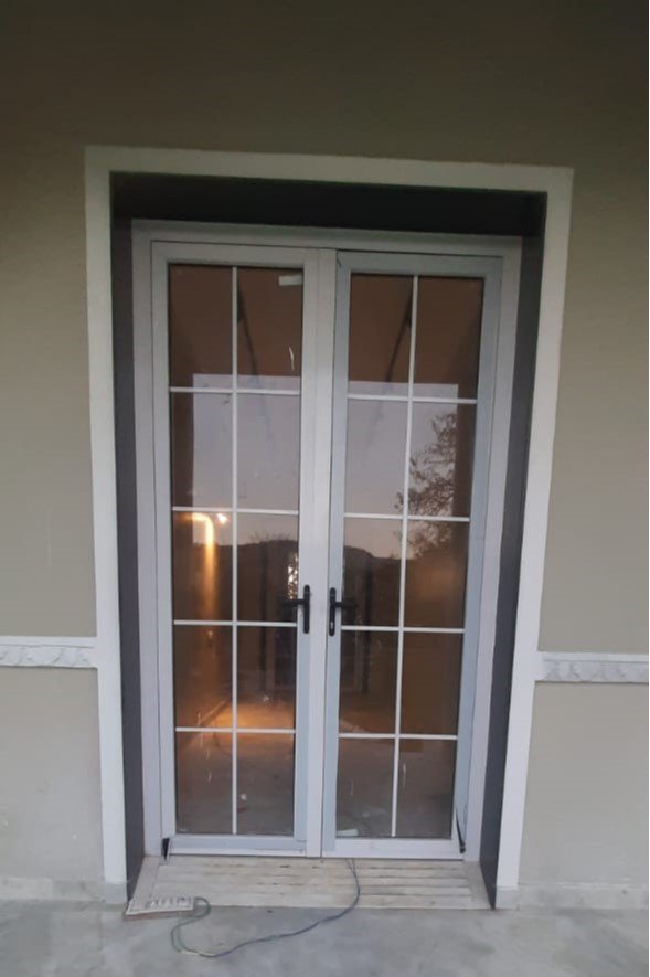 Aluminium Bi-Fold Doors in Jaipur